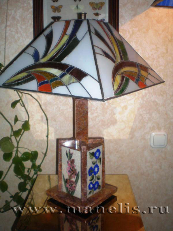 s39.JPG - Настольная лампа, витраж Тиффани, камень оникс флорентийская мозаика.