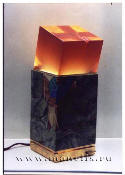s49.JPG - Настольный светильник, оптическое стекло, флорентийская мозаика, фрезерованная латунь.