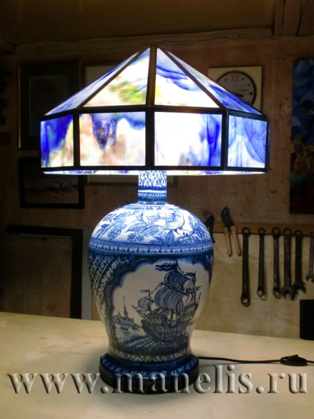 v165.JPG - Настольная лампа - керамика, металл, витражное стекло.